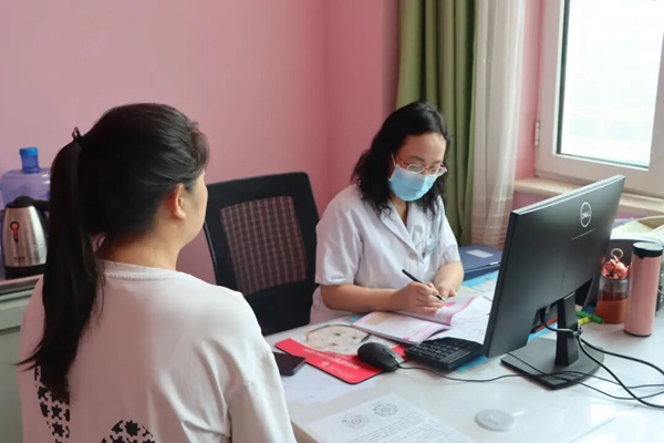  医德为尺  医心为守(图2)