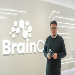 <strong>专访强脑科技创始人韩璧丞：脑机接口，开启</strong>